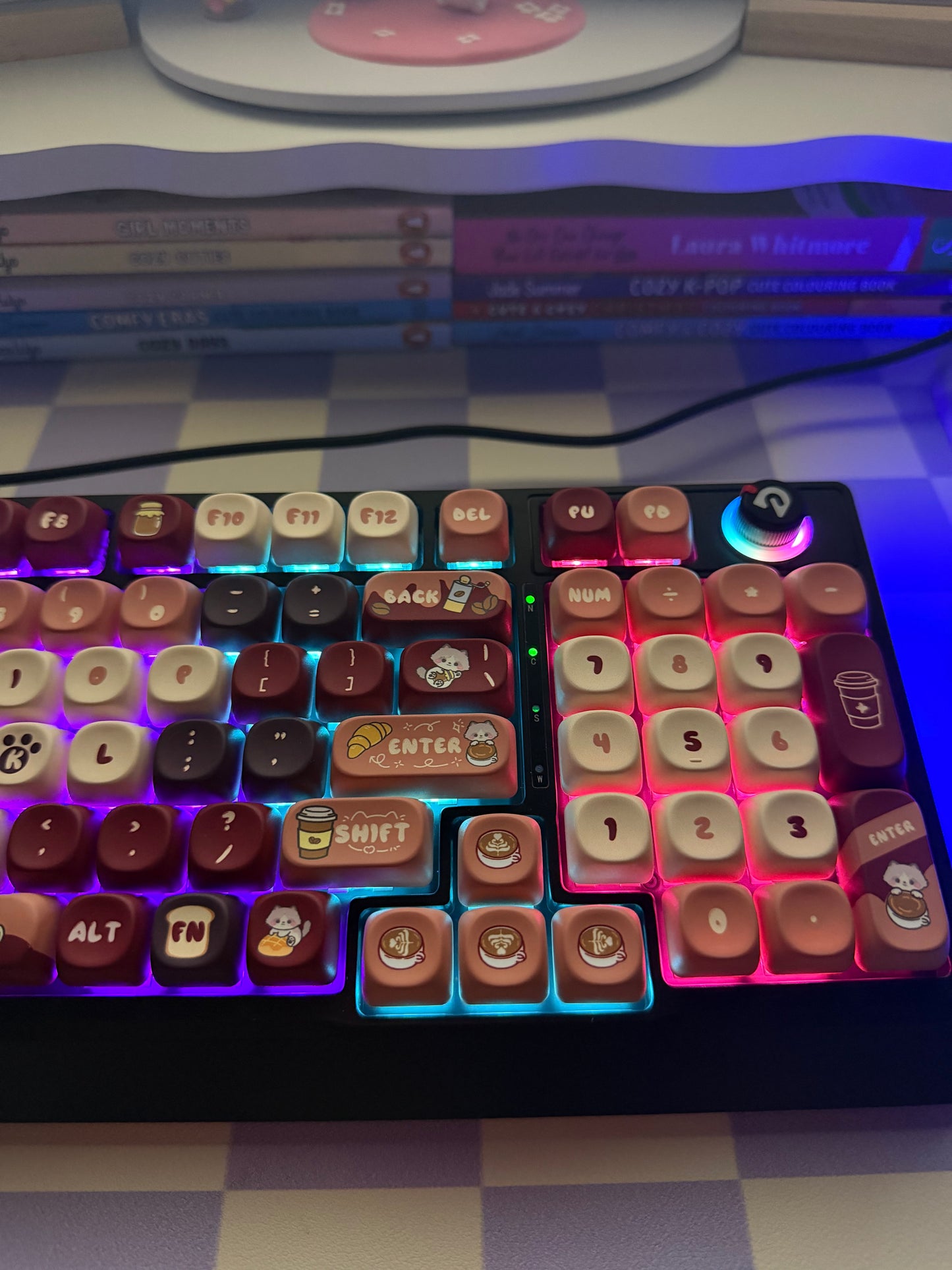 Kitty Cafe AK98 / K840